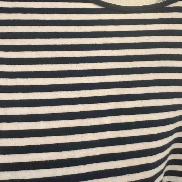 2 for $15 Women’s American Eagle Navy and White Stripe Open - Picture 5 of 5